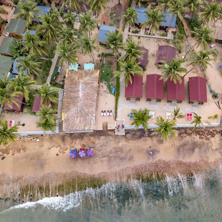 Vista Praia Beach Resort Anjuna Buitenkant foto