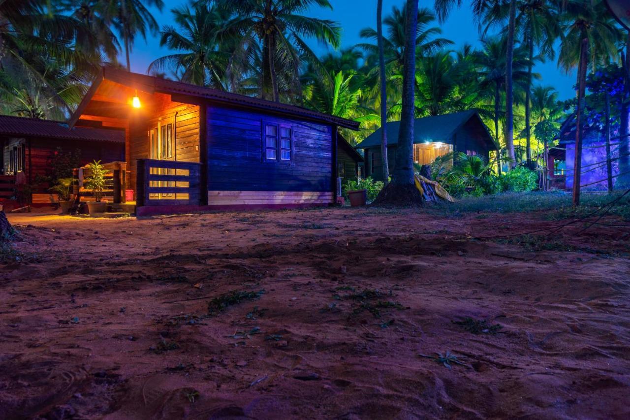 Vista Praia Beach Resort Anjuna Buitenkant foto