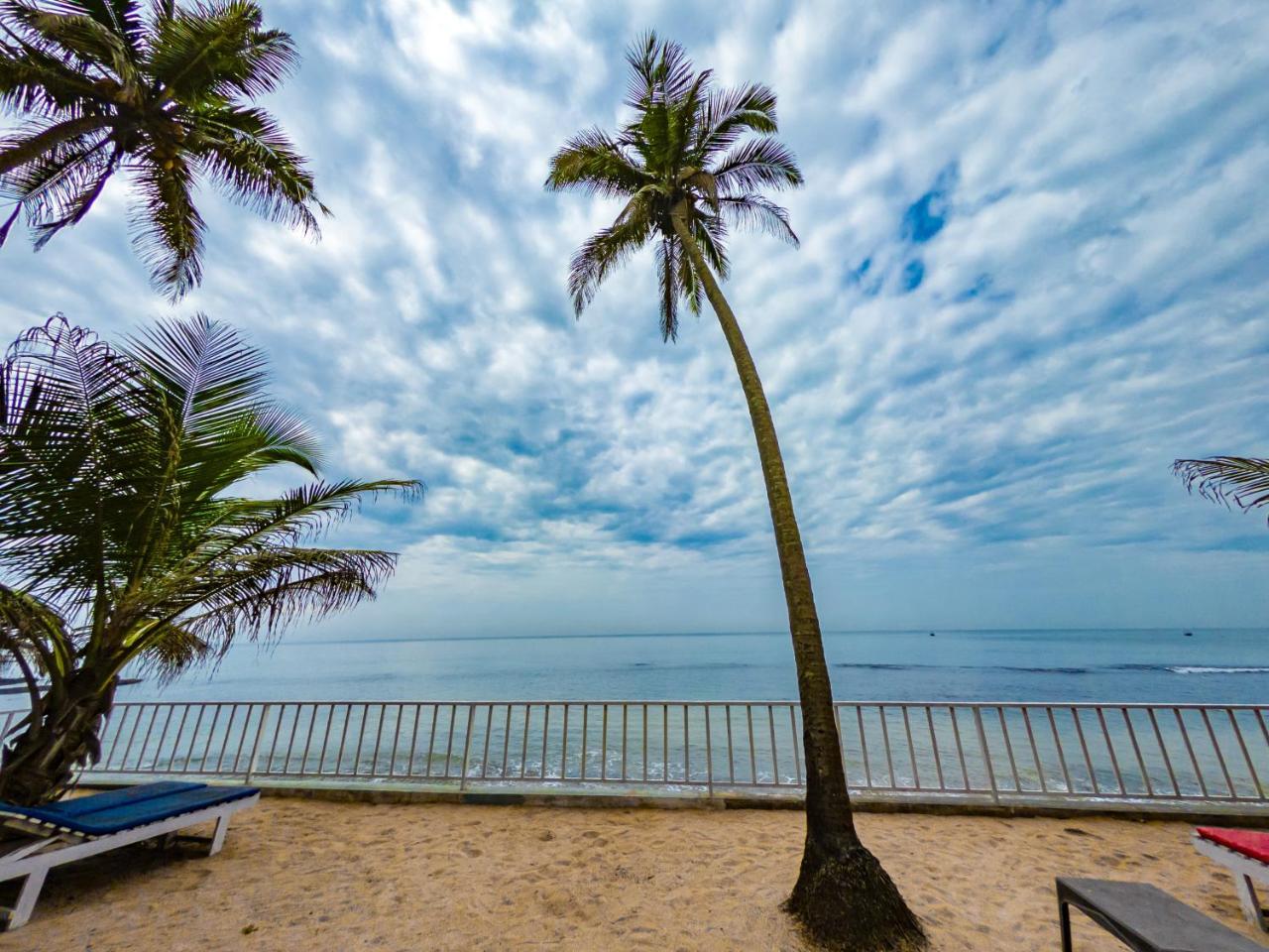 Vista Praia Beach Resort Anjuna Buitenkant foto