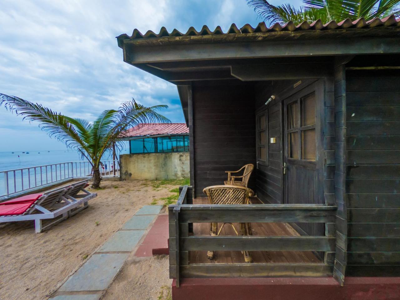 Vista Praia Beach Resort Anjuna Buitenkant foto