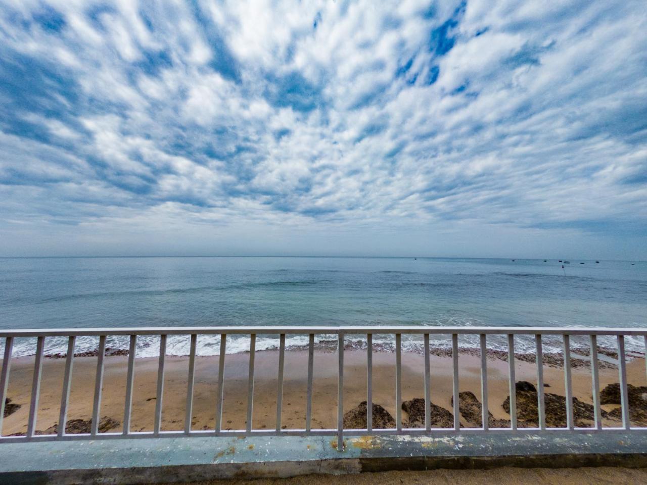 Vista Praia Beach Resort Anjuna Buitenkant foto