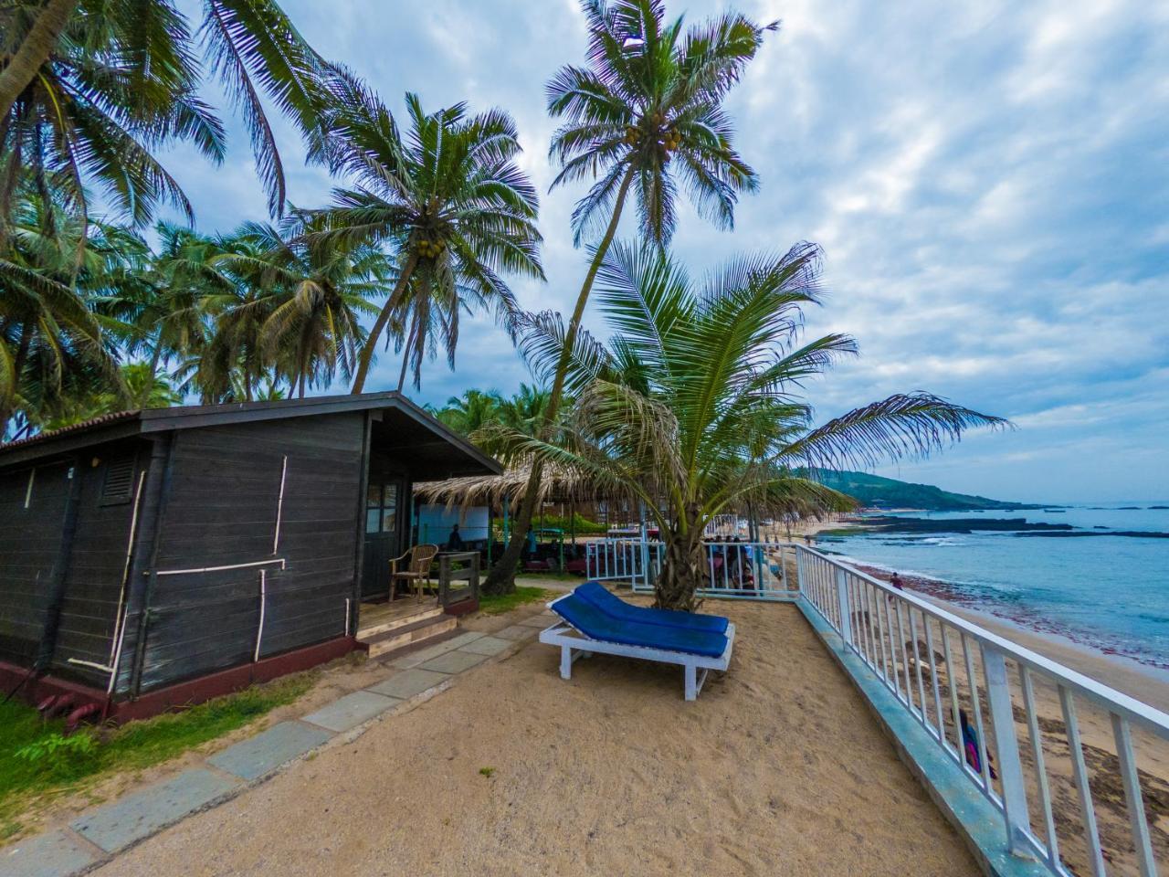 Vista Praia Beach Resort Anjuna Buitenkant foto