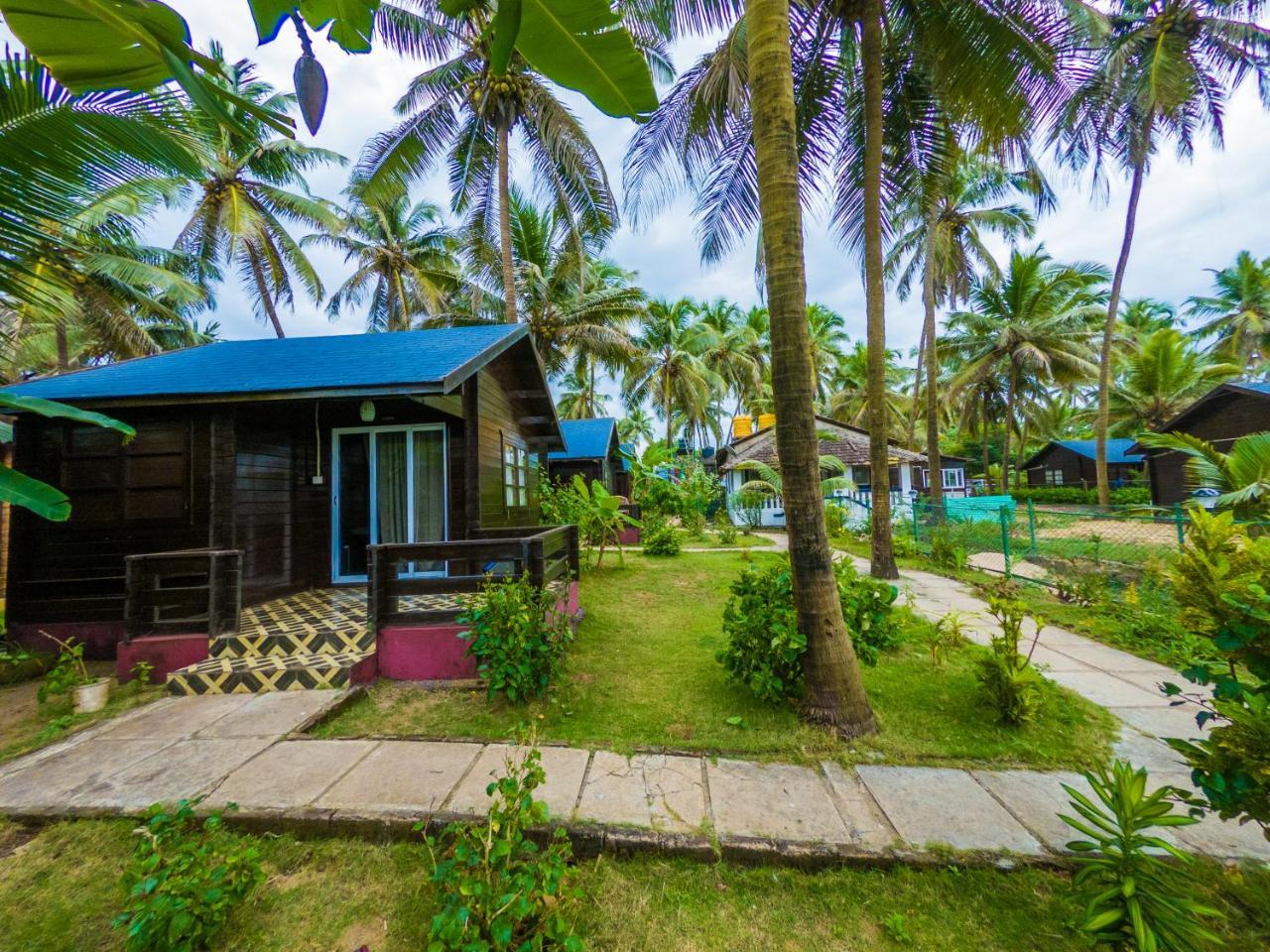 Vista Praia Beach Resort Anjuna Buitenkant foto