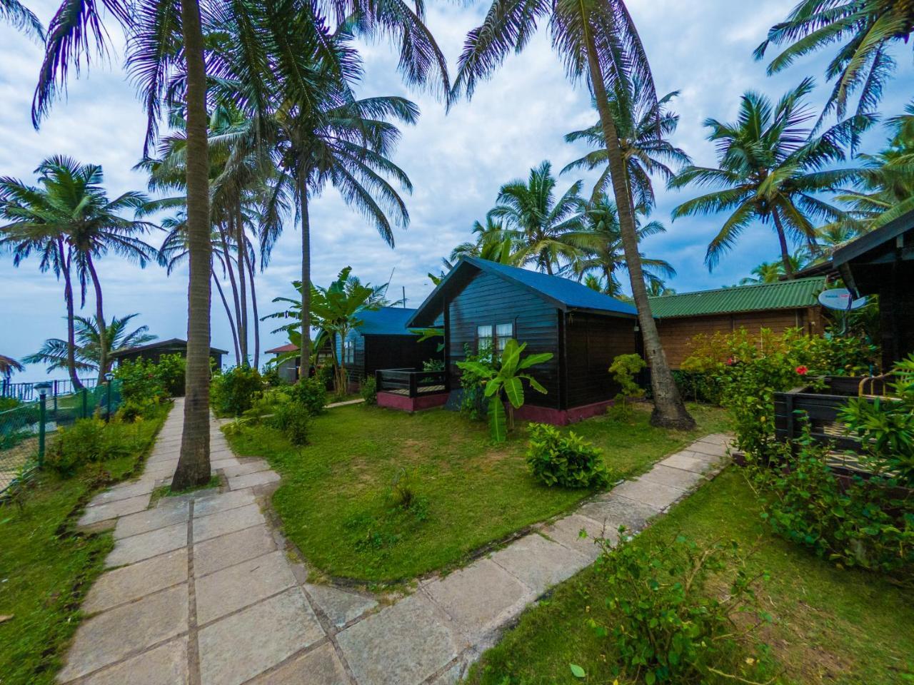 Vista Praia Beach Resort Anjuna Buitenkant foto