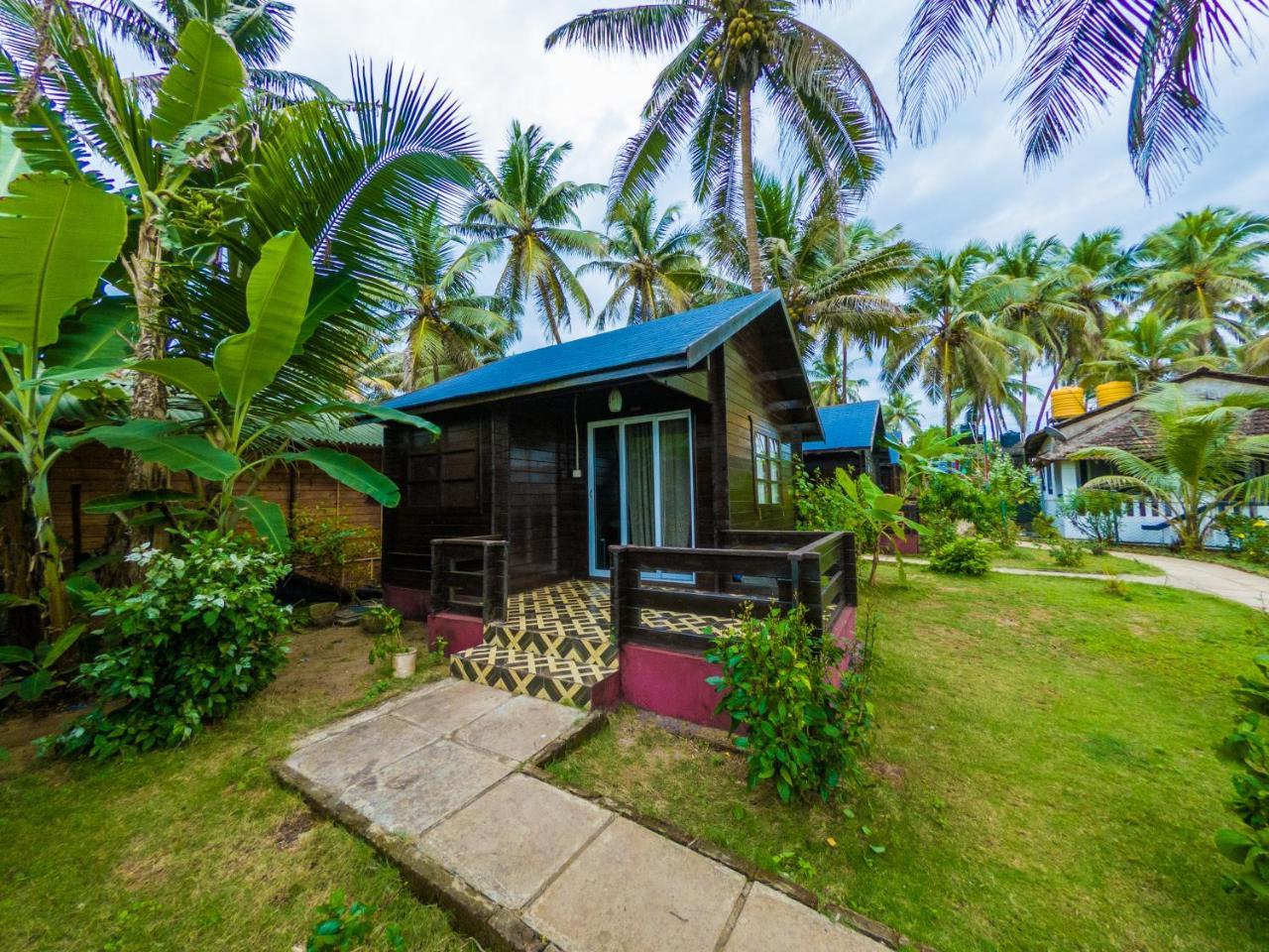 Vista Praia Beach Resort Anjuna Buitenkant foto