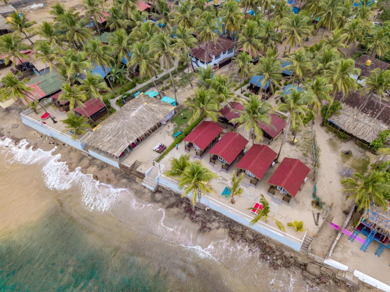Vista Praia Beach Resort Anjuna Buitenkant foto