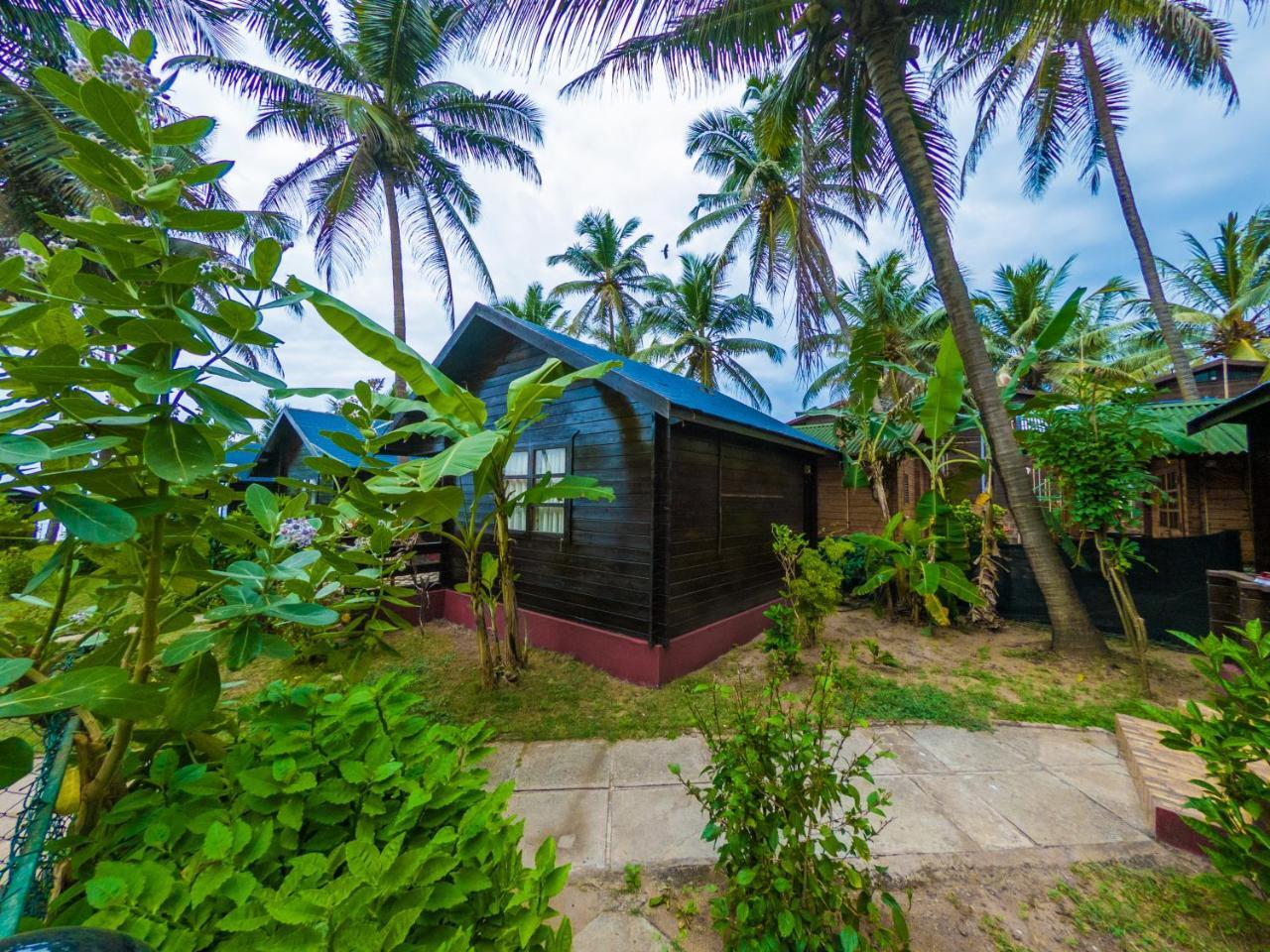 Vista Praia Beach Resort Anjuna Buitenkant foto