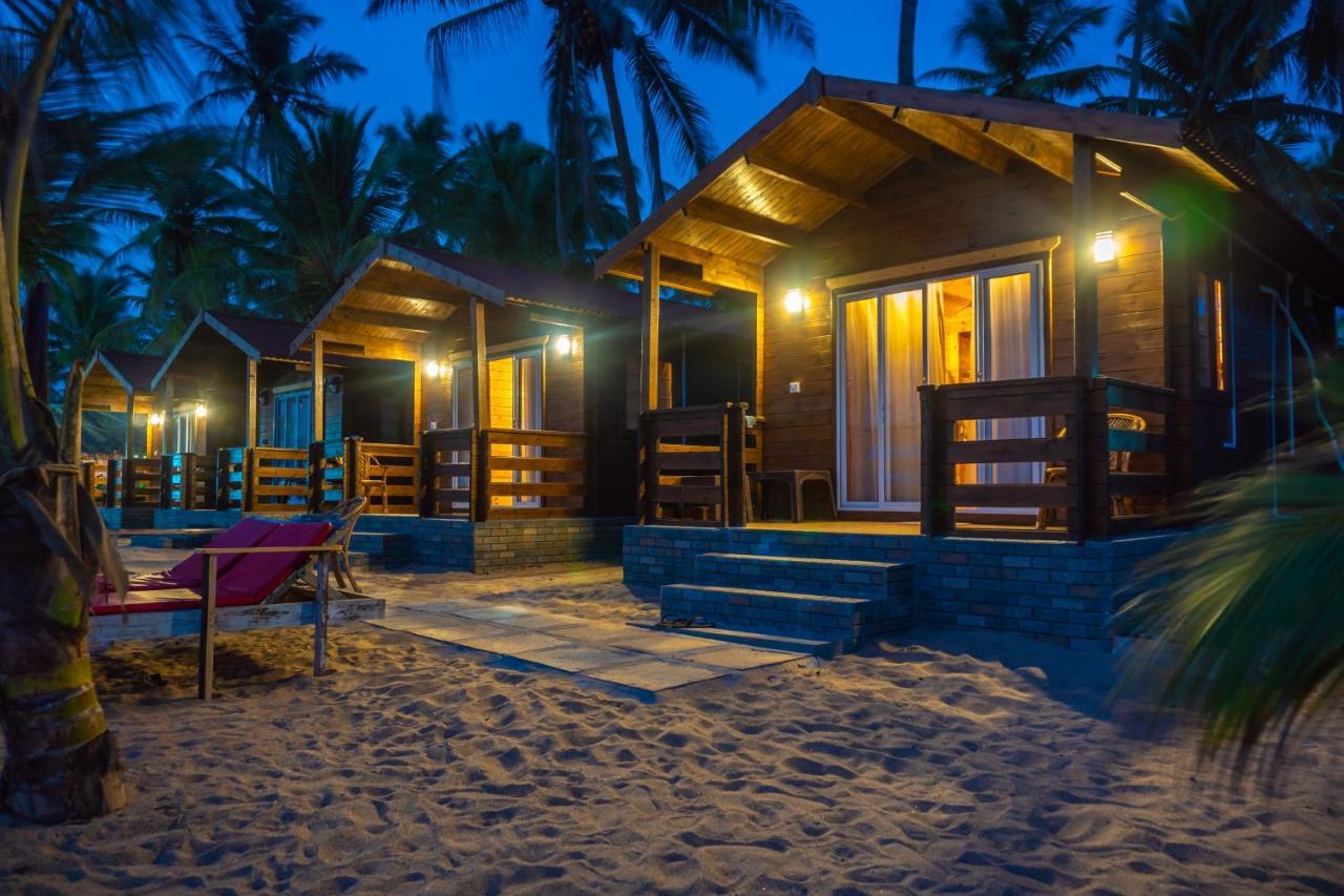 Vista Praia Beach Resort Anjuna Buitenkant foto