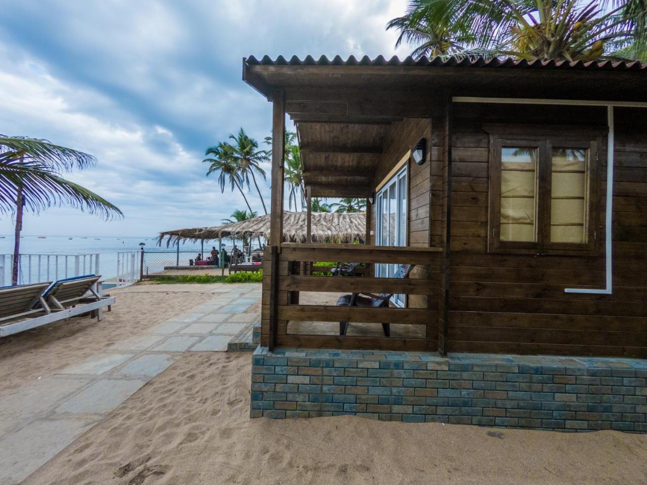 Vista Praia Beach Resort Anjuna Buitenkant foto